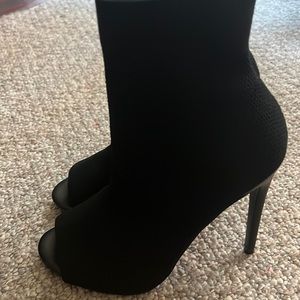 Steve Madden Peep toe heels